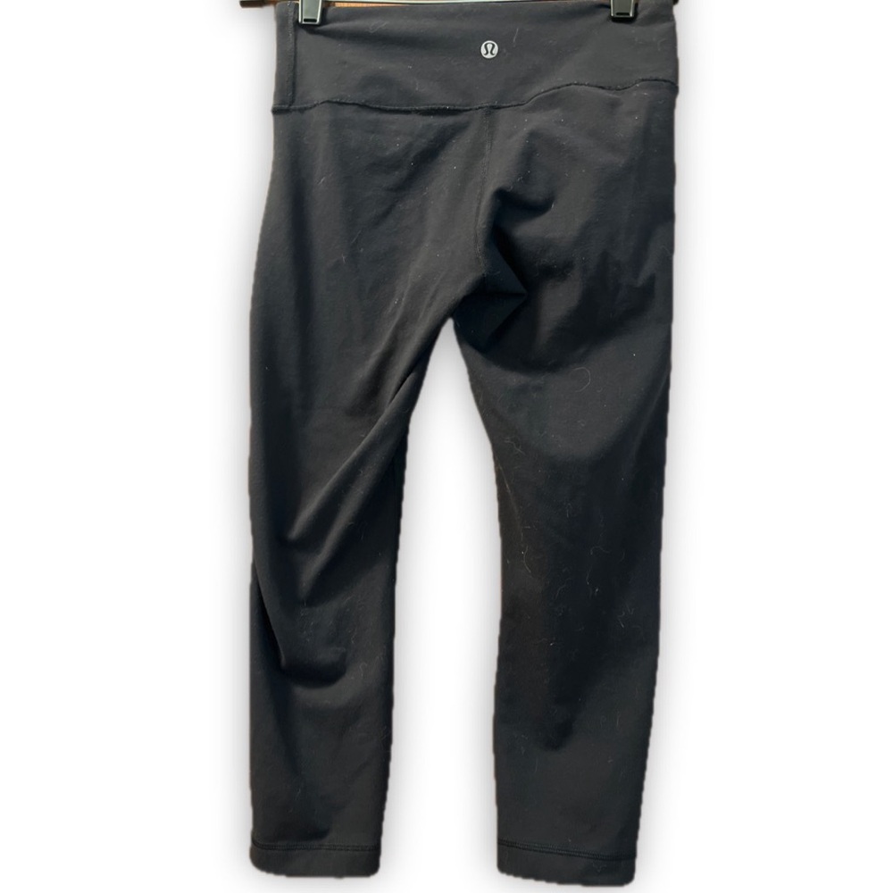 LULULEMON Black capris